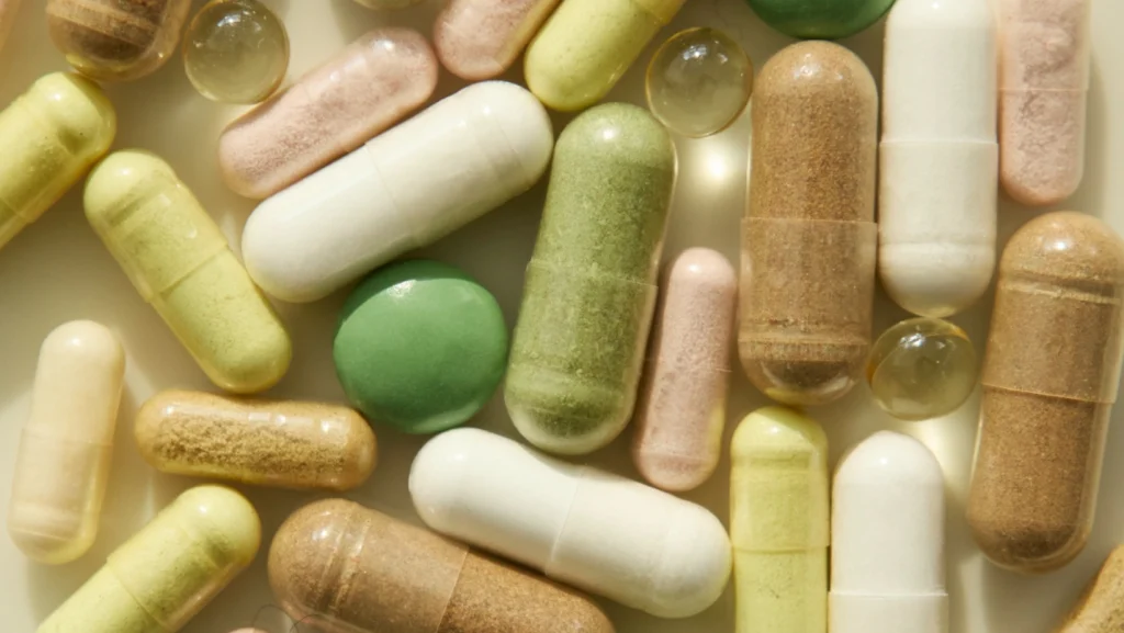 suplementy a gospodarka hormonalna, kapsułki i zioła